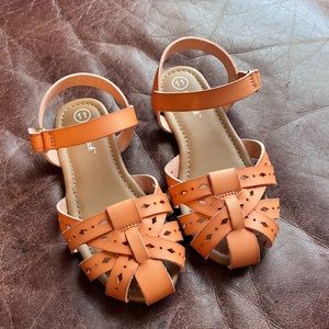 Cat and Jack girls sz 11 sandals